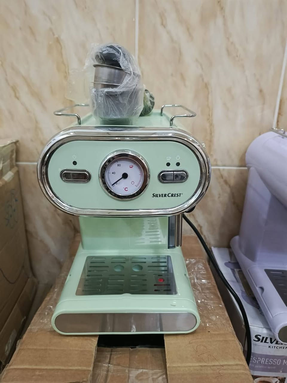 السلام عليكم اخوان محضرات قهوه 
بآلة اوروبي اخو الجديد 👌
كامل ملحقات وشغال💯
السعر 55 الف 
يوجد توصيل كافة المحافظات 🚚


**إذا كنت صاحب هذا الإعلان وتريد حذفه لأي سبب، رجاءا أرسل رسالة إلى الدعم الفني**