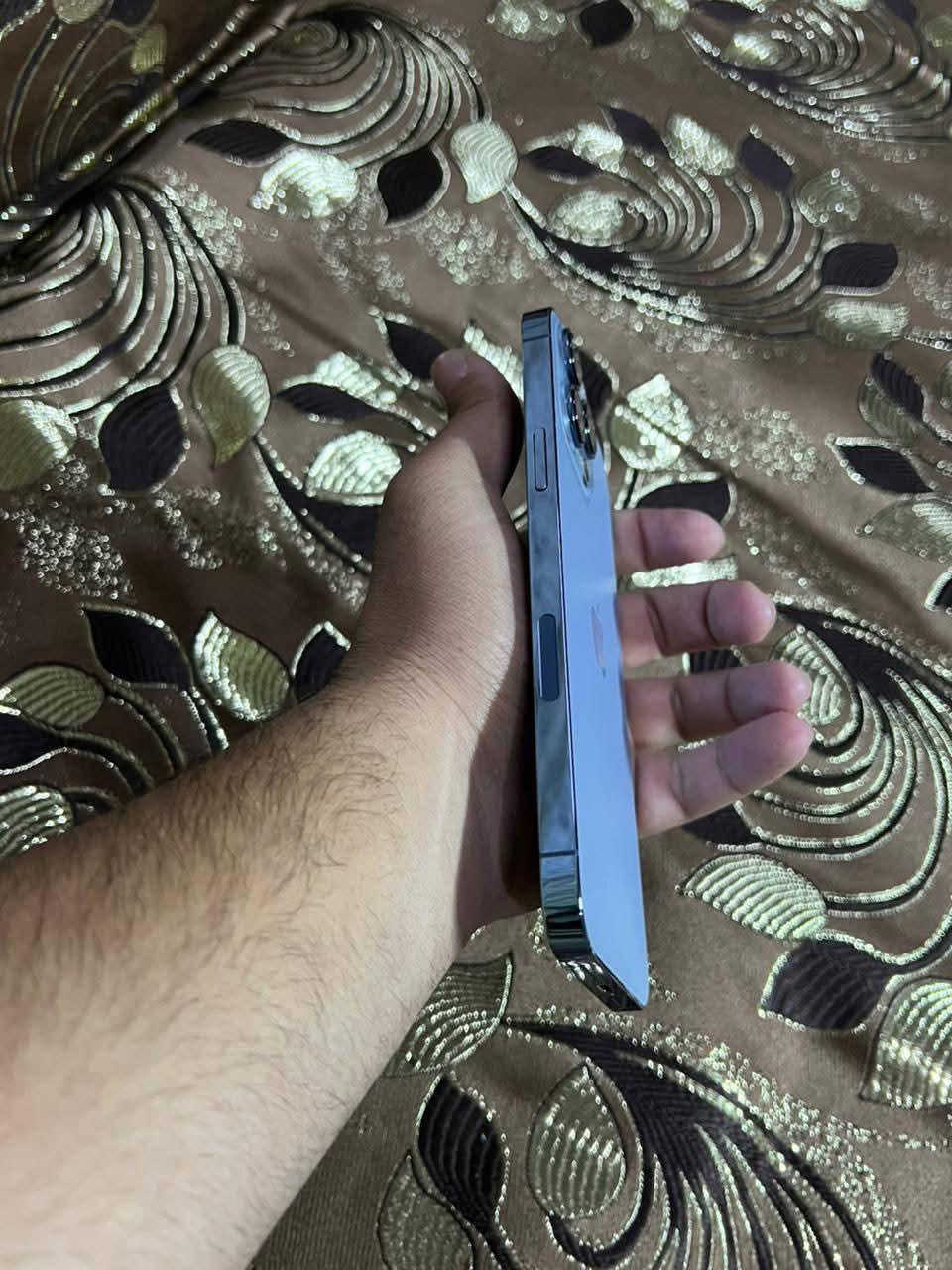 سلام عليكم ايفون ١٣ برو ماكس للبيع
ذاكره ١٢٨ 
بطاريه ١٠٠ 
دبل سيم نموذج m
مبدل فقط بطاريه 
للتواصل ***********٨
