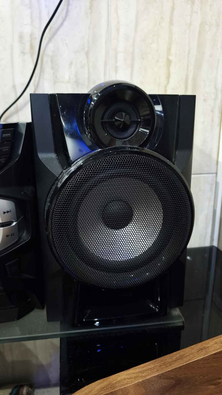تەجیلی شەریکەی Samsung ئەسڵی لە شەریکە کڕدراوە و زۆر پاک ماوەتەوەو کەم ئیشی کردووە بلوتوسە و ئۆکسە و سیدییە سەوتێکی بەرز و زۆر خۆشی هەیە لە سلێمانیم *********** السليمانية, العراق
