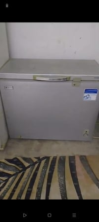 ثلاجة • شغالة • للبيع