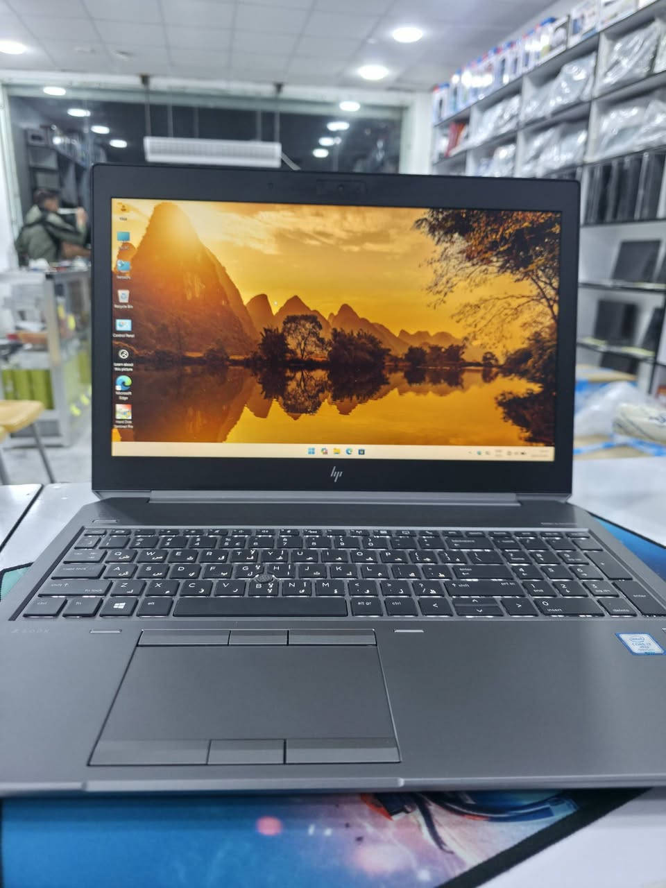 #عرض_خاص | قطع محدودة 🔥
💼 لرجال الأعمال – المصممين – الجيمينگ
⚡ أداء عالي | جودة ا
🔥 #عرض_خاص | قطع محدودة 🔥
💼 لرجال الأعمال – المصممين – الجيمينگ
⚡ أداء عالي | جودة احترافية | سعر منافس ⚡
---
✅ العرض الأول
💻 HP ZBOOK 15 G6
🔹 المعالج: Intel Core i7-9750H (جيل 9)
🔹 الرام: 16GB DDR4
🔹 التخزين: SSD 256GB
🔹 كرت الشاشة:
🎮 NVIDIA Quadro T2000 (4GB)
🎮 Intel UHD 630 (8GB)
💥 المجموع = 12GB Graphics

🔹 الشاشة: 15.6" Full HD
🔹 كيبورد مضيء ✨
🔹 تصميم أنيق + جودة صناعية عالية
---
✅ العرض الثاني
💻 HP ZBOOK 15 G6
🔹 المعالج: Intel Core i7-9750H (جيل 9)
🔹 الرام: 32GB DDR4
🔹 التخزين: SSD 1TB M.2
🔹 كرت الشاشة:
🎮 NVIDIA Quadro T2000 (4GB)
🎮 Intel UHD 630 (16GB)
💥 المجموع = 20GB Graphics

🔹 الشاشة: 15.6" Full HD
🔹 كيبورد مضيء ✨
🔹 أداء قوي للتصميم، المونتاج، والألعاب
---
🎁 هدايا مجانية ويا كل جهاز:
💼 حقيبة
🖱 ماوس
🔌 شاحن أصلي

📍 العنوان: الأنبار – حديثة – بروانة
🚚 توصيل متوفر لجميع محافظات العراق

📞 اتصال: ***********
💬 واتساب: ***********
#Smart_View #ZBOOK_G6 #HP #لابتوبات #عروض_العراق #عرض_خاض
