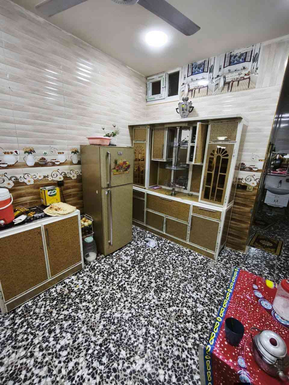 السلام عليكم بيت شارع ابو سمير ضهر الحشد مساحه النزال 17ونص واجهه 8ونص رقمي *********** وتساب ابو مرتضى الساعدي
