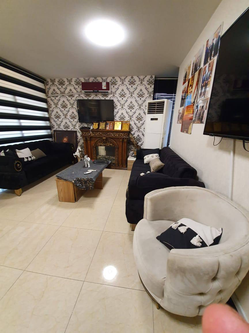 شقة للبيع الشقة تباع مع الاثاث أو بدون اثاث
١٣٠ متر
العمارات الهولندية شارع حيفا
عمارة ٧١
طابق١٤
سند منفصل
غرفتين وصالة كبيرة ومخزن ٤بالكونات
ثلاث مصاعد ٢٤ساعة 
كهرباء ٢٤ساعة 
دخول العمارة بصمة إلكترونية
المصاعد بصمة الكترونية الاستفسار الاتصال على الرقم ***********
