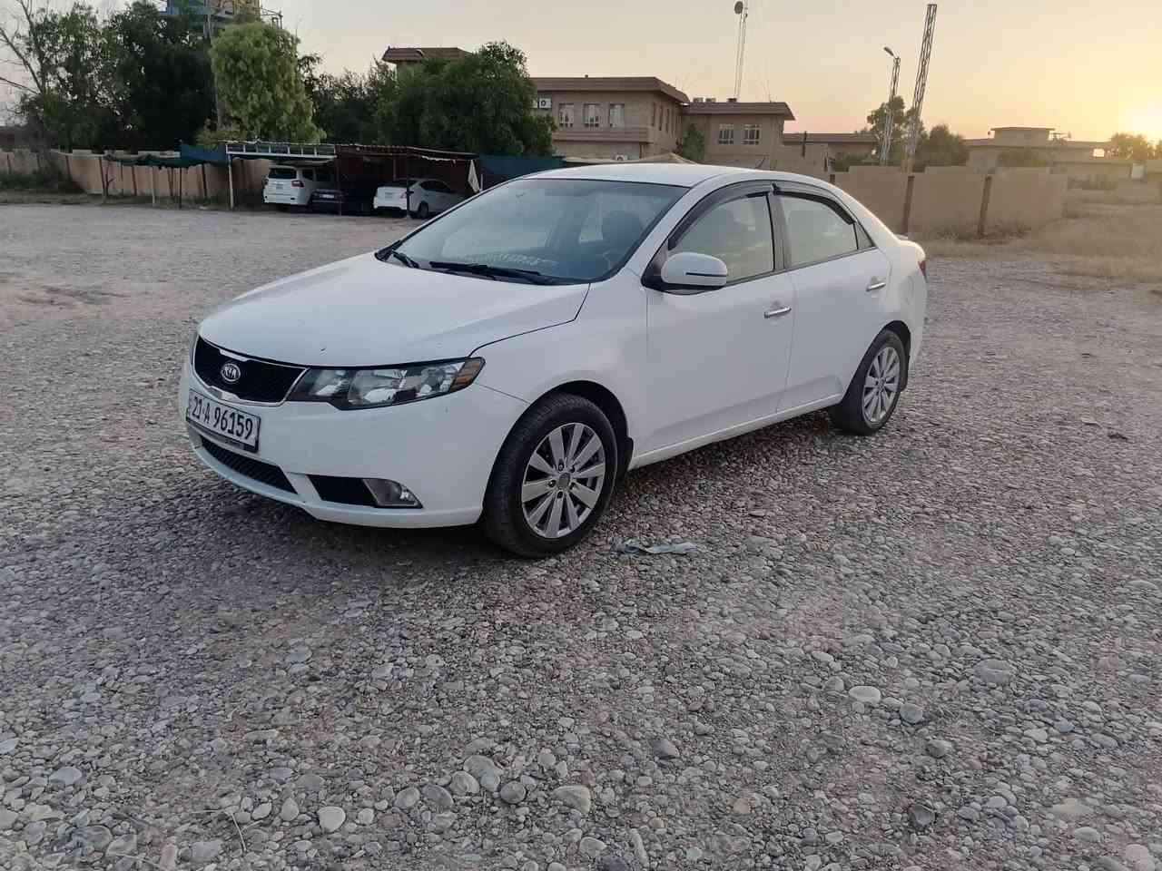 السلام عليكم 
كيا سيراتو 2011 للبيع فول عده الفتحه
سونار مرفق ويا الصور 
مكينه شاد جديد 
رقم جديد هزه جديد
اي نقص مابيهه جاهزه من كلشي 
السعر 95$
***********
