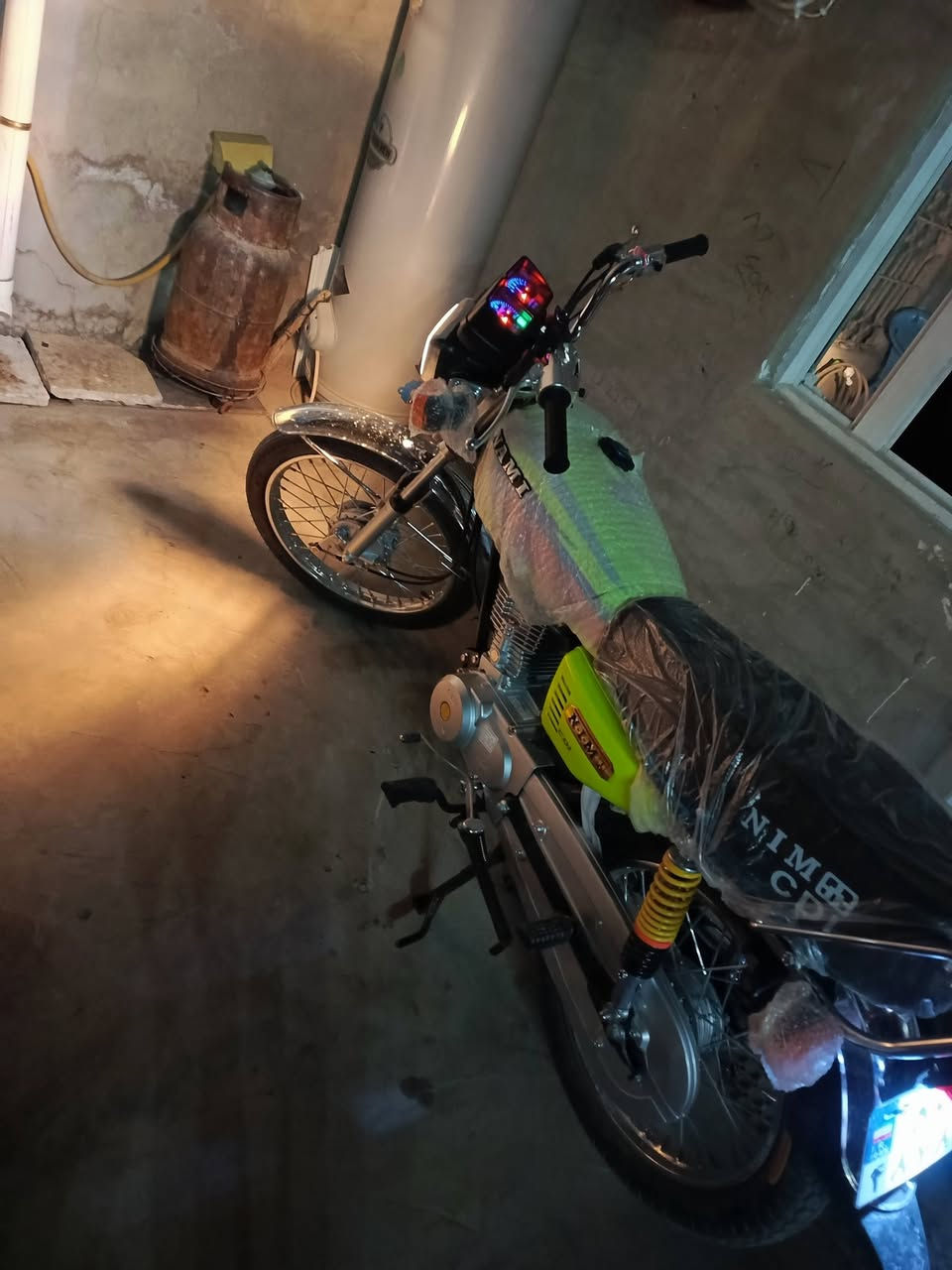 اربعه كير سكنر جديده موديل ٢٠٢٧ اوراق سكنر صارله قليل من طالعه من الوكيل السعر ٧٥٠


**إذا كنت صاحب هذا الإعلان وتريد حذفه لأي سبب، رجاءا أرسل رسالة إلى الدعم الفني**