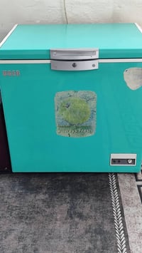 مجمدة نضيفه • شغالة • مصلّحة نهائياً