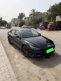 سياره النترا هايبرد 2023 لون اسود للبيع ماشيه ٢٥ الف حادث قبق جنطه ورا...