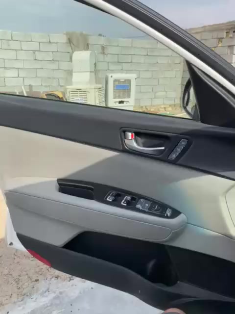 اوبتما ٢٠٢٠ خليجي فول مواصفات :
• نوع المحرك: 4 سيلندر، DOHC (كامتين)، سعة 2.4 لتر.
• القوة الحصانية: تقريباً 178 - 185 حصان.
• ناقل الحركة: أوتوماتيك من 6 سرعات مع خاصية التبديل اليدوي (الشفتات خلف المقود).
• نظام الدفع: سحب أمامي (FWD).

• السقف: سقف بانورامي كامل.
• الحساسات: حساسات أمامية وخلفية وكاميرا خلفية (أو كاميرا 360 )
• الصندوق: فتح الشنطة الخلفية ذكياً عند الوقوف بالقرب منها.

 •زر تشغيل (بصمة)، دخول ذكي
ماشيه ٩٠ الف كم 
السونار مرفق وياها
السعر ٢١٨$ وبيها مجال 
للتواصل واتساب فقط
***********
