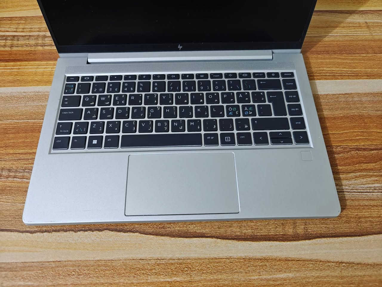 🔥 عرض خاص من ياسر للحاسبات | آخر قطعة متوفرة 

💻 HP EliteBook 640 G9 – الجيل الثاني عشر

💰 السعر: 470 ألف عراقي فقط

✨ مستخدم نظيف جداً بحالة ممتازة

📌 المواصفات:

🔹 الموديل: HP EliteBook 640 G9 الجيل 12
🔹 المعالج: Intel Core i5-1235U 12 th Gen
🔹 الرام: RAM.8GB DDR4
🔹 التخزين: SSD 256GB NVMe
🔹 كرت الشاشة: Intel UHD Graphics مدمج 
🔹 الشاشة: 14 Inch FHD
🔹 نظام التشغيل: Windows 11 Pro أصلي ومفعل

💼 مناسب للأعمال، الدراسة، الأوفيس، المحاسبة، التصفح، والاجتماعات الأونلاين.

⚡ أداء سريع واستهلاك طاقة ممتاز
🔋 بطارية جيدة تدوم لساعات
🎯 تصميم أنيق وخفيف الوزن مناسب للتنقل

📡 المنافذ:
🔹 USB Type-C
🔹 USB 3.0
🔹 HDMI
🔹 LAN
🔹 منفذ سماعات 3.5mm

🚚 يوجد توصيل إلى جميع محافظات العراق

🔄 ضمان لمدة أسبوع استبدال في حال وجود أي خلل بالجهاز

📞 اتصال: ***********
📱 واتساب: ***********
