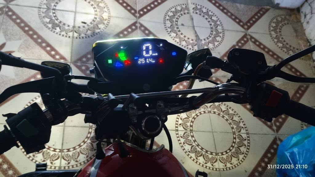 بەناوی خوای گەورەو میهرەبان ❤️

نامی پڕۆ

٢٠٢٥

٥ گێڕ

مەکینە ٢٠٠

شاشە ئایپاد

شەغال و کارت

لە ئاسنی دواوە بۆ تایەی پێشەوە بە شەرت

کارەبای و گێڕو مەکینەی کامل بەشەرت
 
مەکینەو گێڕی نەکراوەتەوە

کەم ڕۆشتوە

نرخ ٧٥٠ معامەلەبکی برایانە 
بە چاتو تەلەفون وەڵام ئەیەمەوە

یەک مەسرەفی بچوکی هەیە لەکاتی معامەلە باسی ئەکەم

***********
*********** السليمانية, العراق
