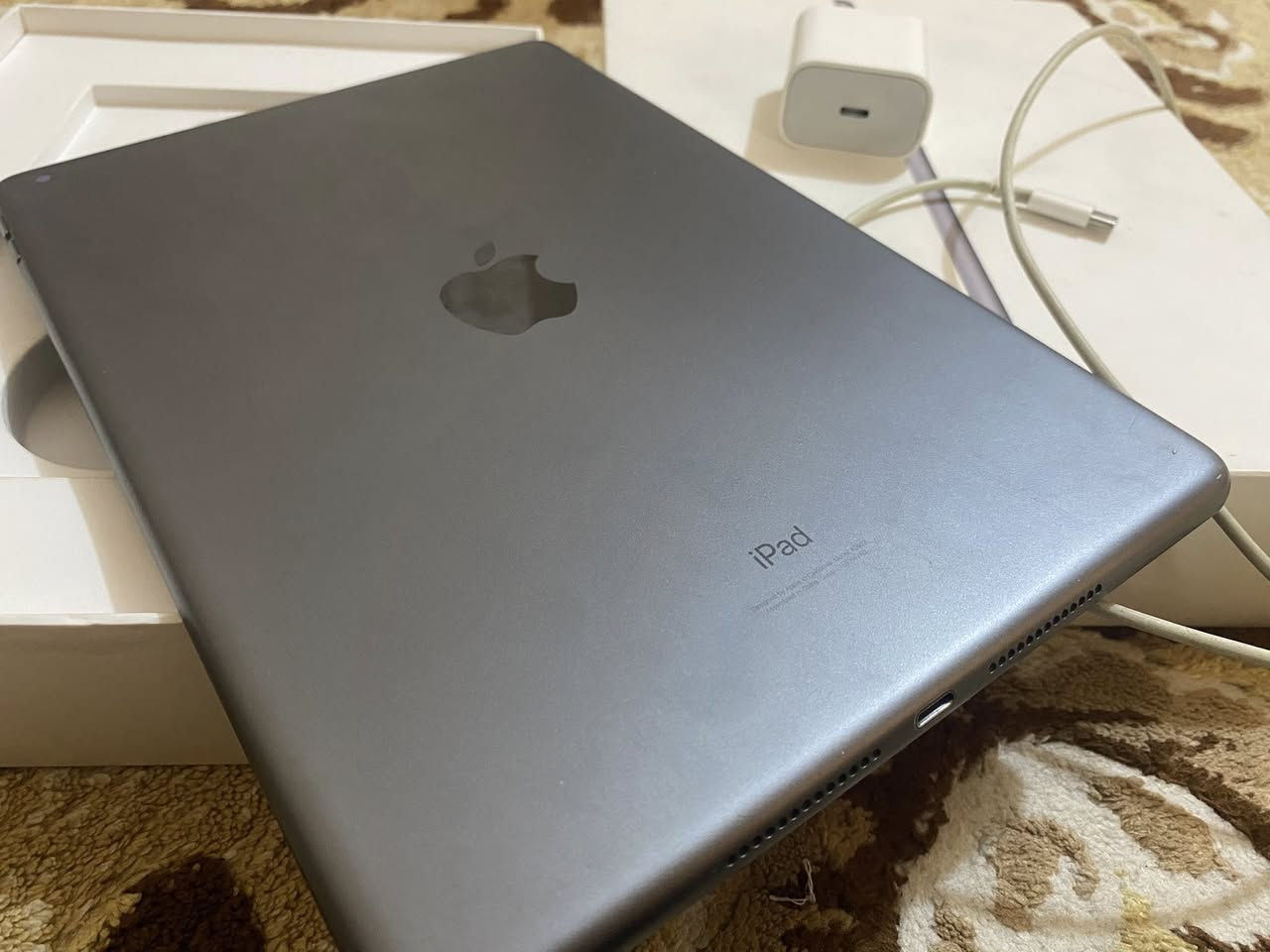 السلام عليكم من رخصة الادمن 🤎.
ايباد ٩ 
ذاكرة ٦٤ 
ما مفتوح ابد غراضه كامله شرط الاصليات 
نموذج m 
استخدام غرض الدراسة فقط
 هاي الفطور بالزكة مالته 
نضافة ١٠٠٪؜ تشوف بعينك 
شاشة ٣ خيارات الاصلية 
قطعة كلش نضيفة شرط الفحص 
مكاني حرية نجف الاشرف 
السعر ٣٢٠ بي مجال 
اتصال واتساب ***********
او ماسنجر مفتوح ايضا 
بيكم خير وتددلون
