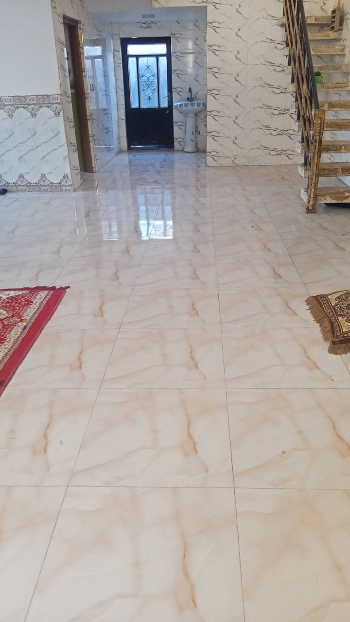 سلام عليكم اخوان دار للبيع المساحه 350 متر  في منطقة ابراهيم الخليل طابو زراعي سند 25     مي  كهرباء مولد ذهبي  على شارعين للستفسار اكثر اتصال على رقم الهاتف ***********  أو مراسله الصفحة
