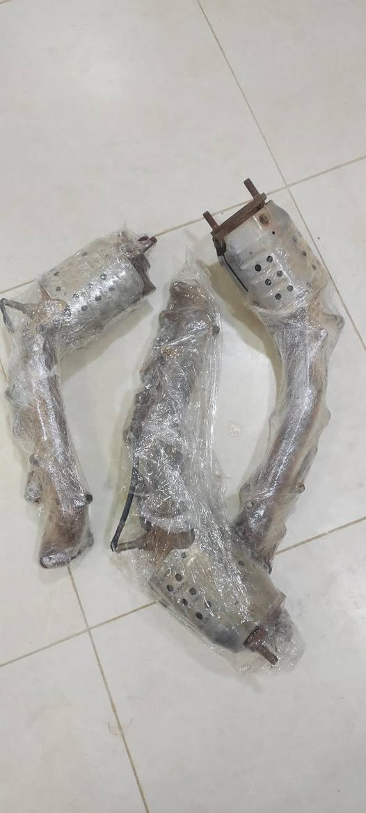 بطاين جنطه جانبيه موهافي خليجي+دكشنات تفصيخ خليجي+فسفورة دعامية خلفية+جگ تاير+شوته  +جوينات شوتة+لد باب جنطه ***********
