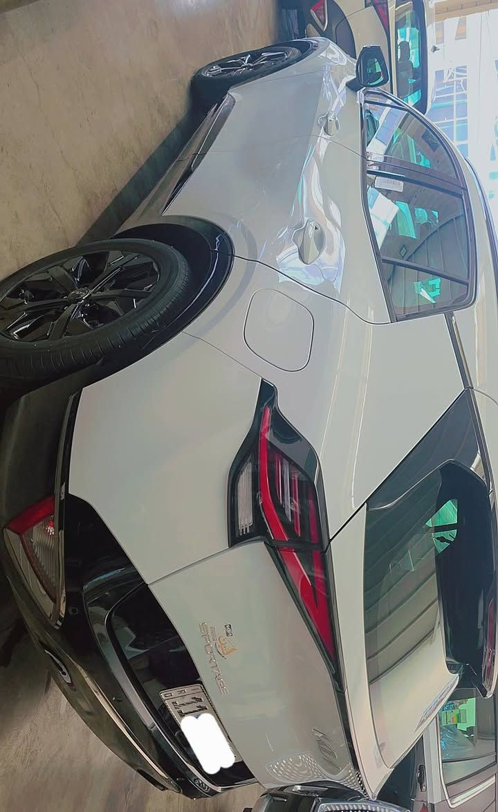 سبورتج فئة بلاك ادشن موديل 25 ماشية 14 الف
فول مواصفات 

✅ مقاعد جلد زيتوني وكنتارا اسود 

✅ محرك دوش 2000 تنفس طبيعي 

✅ كير 6 نمر 

✅ قمارة بانيروما 

✅ بصمة وتشغيل عن بعد  

✅ كراسي كهرباء 

✅ جنطة كهرباء 

✅ هندبريك دكمة

✅ درايف مود ( انظمة قيادة متغيرة )

✅ اوتو هولد  ( نظام فرامل ذكي )

✅ مساعد انحدار 

✅ مانع انزلاق

✅ لايت عالي ناصي زنون 

✅ لد ليزري نهاري امامي 

✅ بك لايت ليزري LED مال جي تي لاين 

✅ شباك امامي بلاك بيانو

✅ كفرات بلاك بيانو ( اسود لماع )

✅ حساسات امامي خلفي وكامرة دوارة

✅ تطعيمات البرونز الجديد بدل السلفر 

✅ مري طي كهربائي واشارة جانبيه 

✅ ويل حجم 19 بلاك 

✅ حساس اطارات 

للاتصال  ***********

🟢  ضمان الدولية 5 سنوات 

🟢  اربع تبديلات دهن مجانا

🟢  سنة صيانة مجان

مبدل دهن داخل الشركة

السعر 250 $ بيها مجال
بيها سونار مرفق مع الصور بيها فقط شخط بارد باب الخلفي
