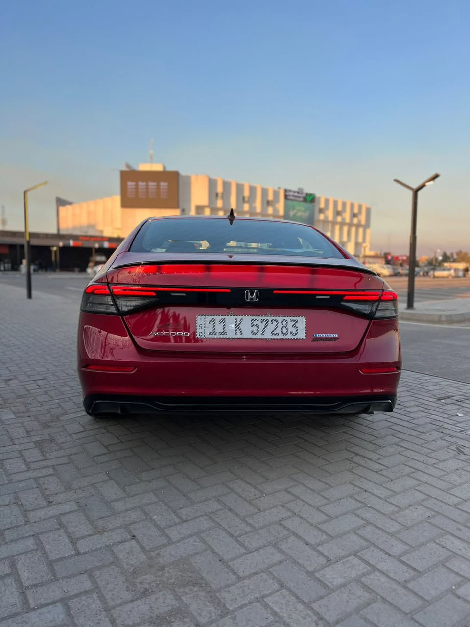 سلام عليكم
هوندا  أكورد 
هايبرد(Hybrid)
مديل 2023 
رقم بغداد دولي ب اسمي 
حادثه: فقط بنيد بدون شاصي بدون دواخل
موصفات؛
فئة سبورت (sport) 
فول موصفات اعلى فئه 
• مكينه 2000
• شاشة كبيرة كار بلي+ اندرويد 
• بصمة تشغيل وابواب
• ⁠فتحة سقف
• كاميرا خلفية 3 انظمة
• كرسي كهرباء
• ⁠خزن ميموري   
• مري هيتر ونقطة عمياء
• مانع تصادم
• تحديد مسار
• شفتات بالستيرن
• مثبت سرعة
• مانع انزلاق
• دخول ذكي 
• إنارة ترحيبية
• هاندبريك كهرباء
• ⁠جنح خلفي رياضي ( sport)
•لايت عدسات زينون
• نظام اوتو لايت Auto
• لايت العالي زنون
• حساسات مطر 
• حساسات دخول الإنفاق
• حساسات ضغط هواء الإطارات
• أوامر صوتية 
• 3 أنظمة قيادة (eco, ev, sport)
• ⁠سعر 188$ وبيه مجال بسيط
• ⁠مكان سيارة : بغداد
• ⁠للاستفسار: ***********
