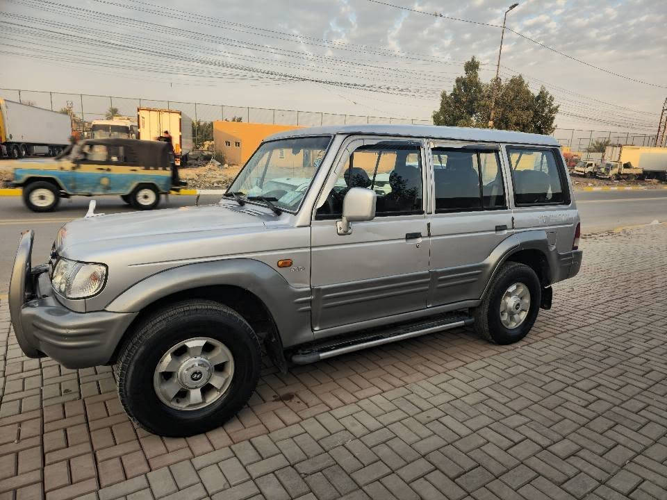 السلام عليكم ورحمة الله وبركاته كالوبر موديل 2002 للبيع سيارة نظيفه بدون حادث بدون صبغ على وضع البلادي كير و مكينه نظيفات تبريد نقص بس غاز سيارة كاملة و مرتبه و مال جناي السعر 75 و بيها مجال للشراي  سيارة رقم أربيل و باسمي تحويل ثاني يوم هزة كامله و بعدها ما منتهية 
مكاني بغداد حي اور 
*********** بغداد, العراق
