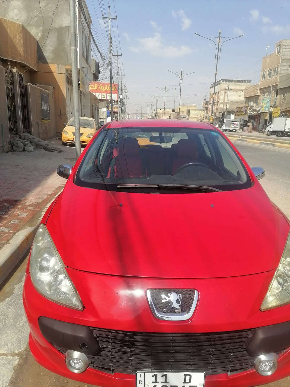 للبيع بيجو موديل 2006 مصبوغه السعر 50 جهزه من كلشي متصرف عليه وله الف ***********
