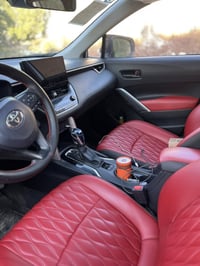 موديل ٢٤ • ماشي ٢٧٥٠٠ • جلد احمر