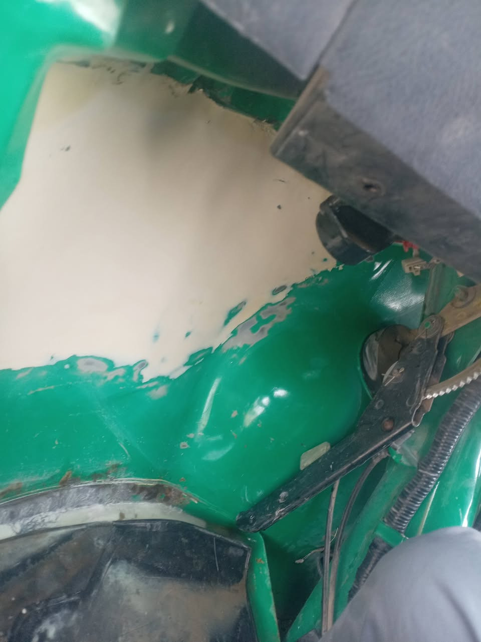 فؤاد الصباغ *********** يوجد صبغ جميع انواع التكاتت أنسب السعار
