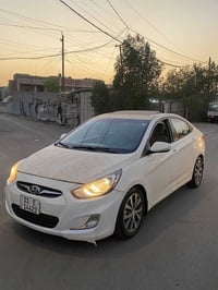 اكسنت موديل 2014فول السياره مقفوله من الضربه وصبغ بيها بكانات بارد مكي...