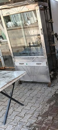 شوايه لبيع مستخدمه شهر واحد رقم 07848433900سعر 250 وبيه مجال