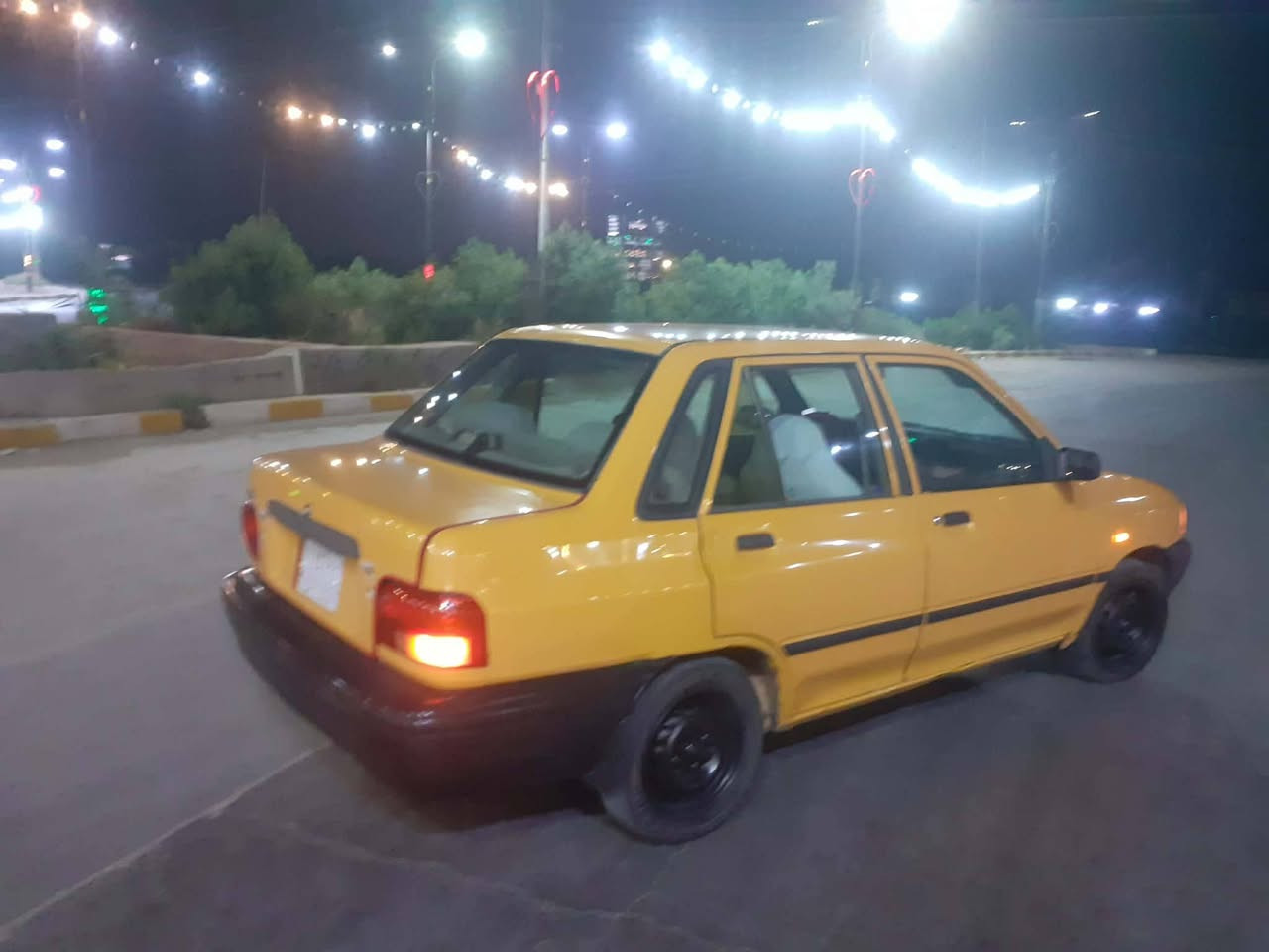 السلام عليكم سايبة للبيع السعر ٢٥ للاستفسار الاتصال بالرقم *********** مكلفه بالنشر رقمها كربلاء
