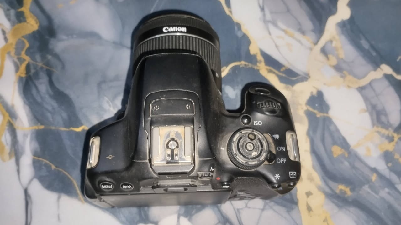 كاميرات مستعمله للبيع 
Nikon D7100

Canon EOS 700D

بدون ملحقات 
انطي سعر وبالعافية عليك
الرد على الواتساب 🤍
***********
