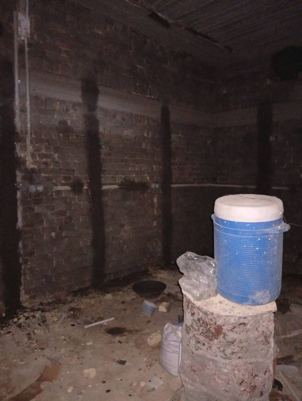 حفر تنزيل بوري كهرباء شرط علي الليزر حفر دقيق جدآ وتكعيد بوكسات سيركت بنل جر كيبل قص حائط بكل انواعه تثبيت بسمنت  بطريقه منتازه وفق الشروط المطلوبه لتواصل معي عندي مقاطع فيدوهات وعندي كثير بيوت تم العمل بها  وتوفقنا والعمل قطعي سواء بلوك طابوق او طابوق احمر وماشابه كلها عملت بها واعرف طريقتها 
