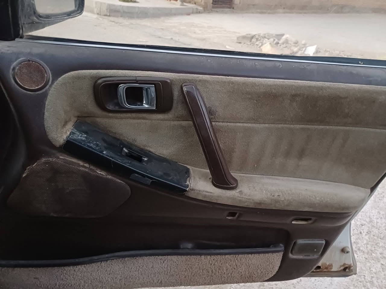 السلام عليكم هارتوب للبيع
رقم واسط 
موديل 91 
بلادي غير مصبوغة 
الصور كدامك وشوفه 
محرك 2500 نظيف جدا 
الكير بي تأخير البك فقط.
سيارة اعتمادية وين تريد تروح بيها روح .
السعر  45 .
***********
