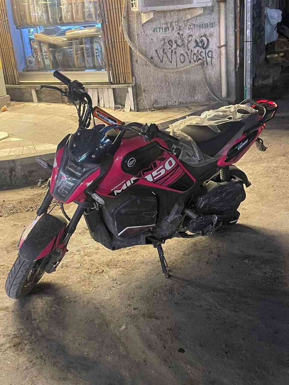 السلام عليكم مراوس بي سي اكس موديل 25 دراجه ماشيه 5الف رقم اربيل مراوس بوكسر مرقم أو بدون رقم بس اوراق عادي مكاني بغداد كراده 
***********
