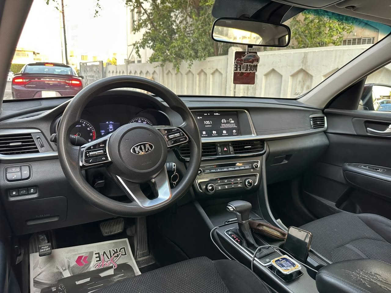 سلام عليكم بيع او مراوس ؟ 
كيا اوبتما 2020 FE مكينه 2400 
السياره وارد امريكي فقط خشم جاملغ صبغ بدون تبديل بدون ايرباك بدون دواخل تعتبر كلين وشرط الفحص 
كير مكينه شرط الفحص بلاديات 
تبريد ثلج + صدر امامي خلفي جديد السياره مناقصها برغي ولا كلوب مشتغل بلدشبول ماشيه 75 السعر 127  وبيها مجال مكاني بغداد العامريه 
*********** اتصال فقط 
*********** واتساب فقط 🖤
