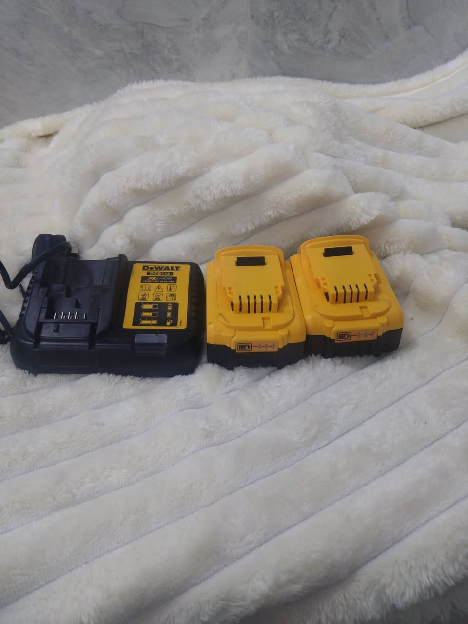 بطاريات 2+شاحنة ديولت UKبريطاني 60الف قفل


**إذا كنت صاحب هذا الإعلان وتريد حذفه لأي سبب، رجاءا أرسل رسالة إلى الدعم الفني**