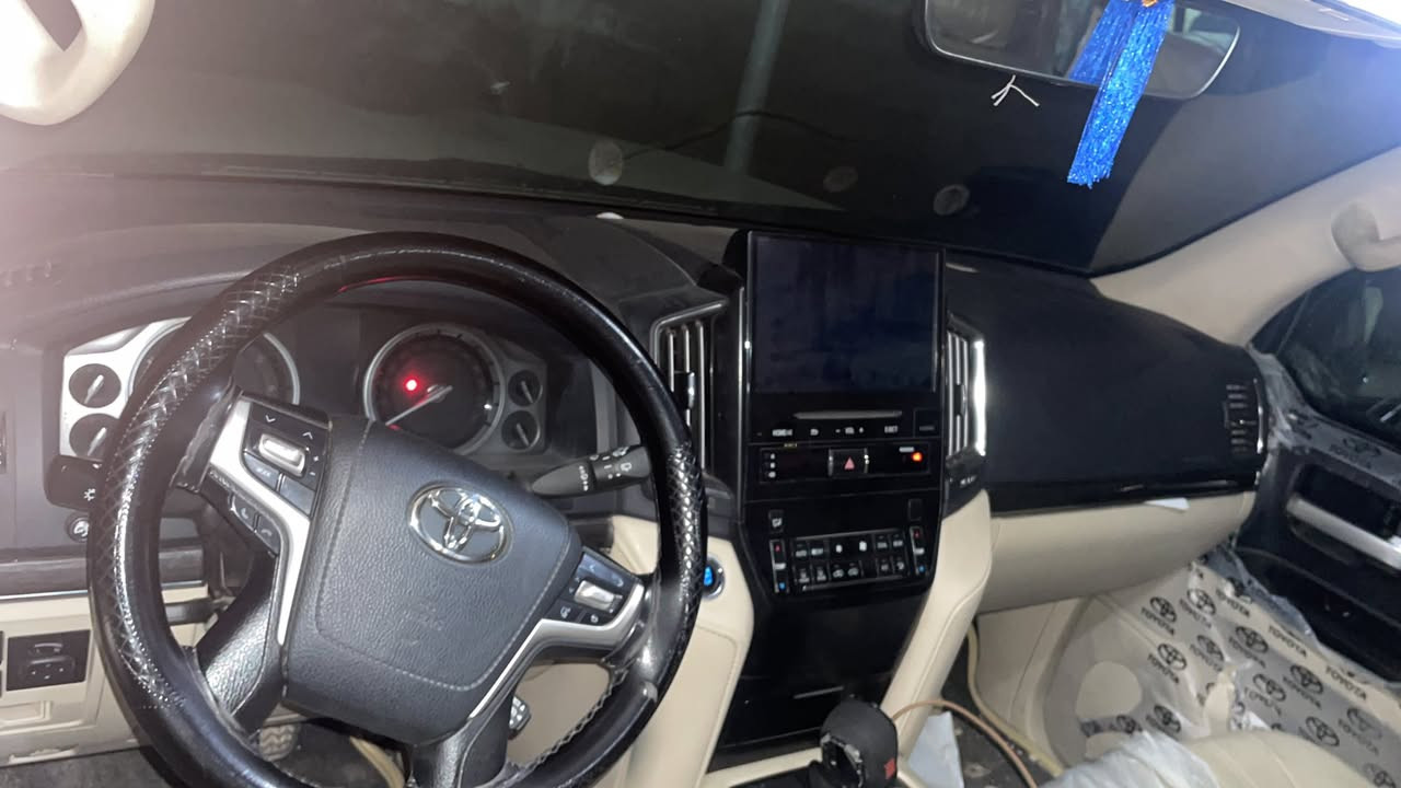 لاندكروز 2020 مكينه 6v ماشيه 130  ألف فول مواصفات مو شركات بيه صبغ بل الباب الخلفي والباقي كفاله السعر ٥٤٠ وبيه مجال. التواصل خاص


**إذا كنت صاحب هذا الإعلان وتريد حذفه لأي سبب، رجاءا أرسل رسالة إلى الدعم الفني**