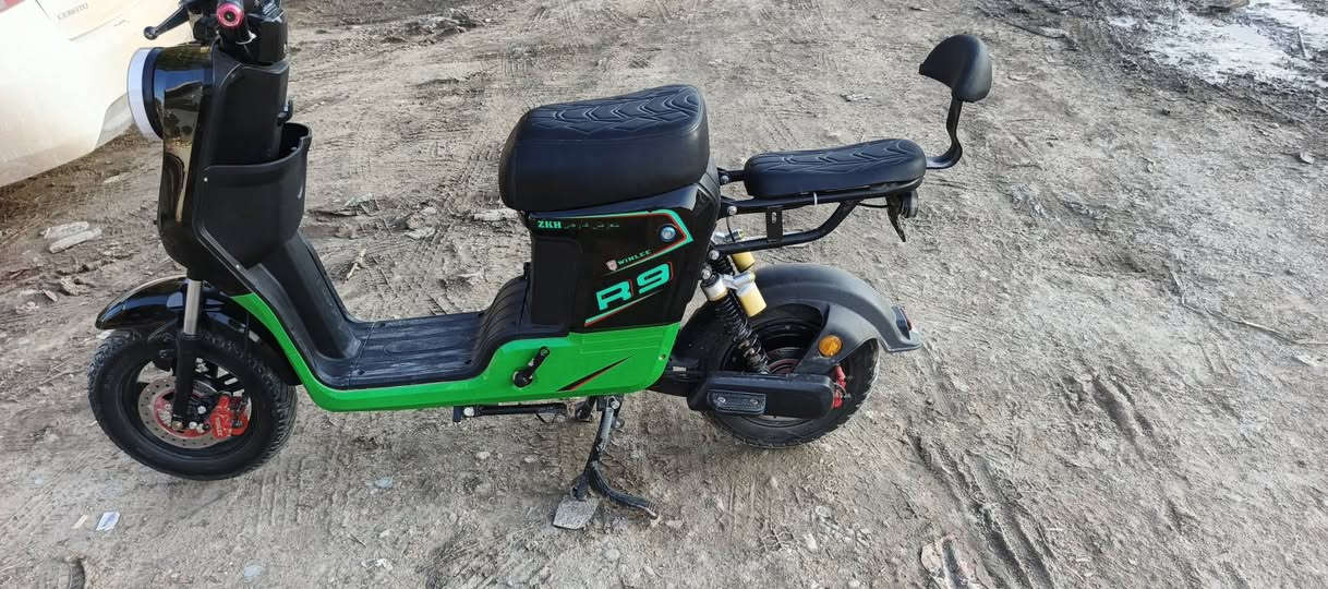 السلام عليكم للبيع R9 دراجه مكفوله كفاله عامه صارله 6 اشهر من طالعه من الوكيل الدراجه احله من الصوره تجي وتشوف بعينك اي نقص ما بيه وملحقاته كاملات من سلة وشاحنه ورمونتات 2 وسويجات 2 محتاج فلوس واريد ابيعه السعر 500
وبيه مجال قليل مكان حله عوفي طفيل قرب العلويه شريفه بنت الحسن ***********
