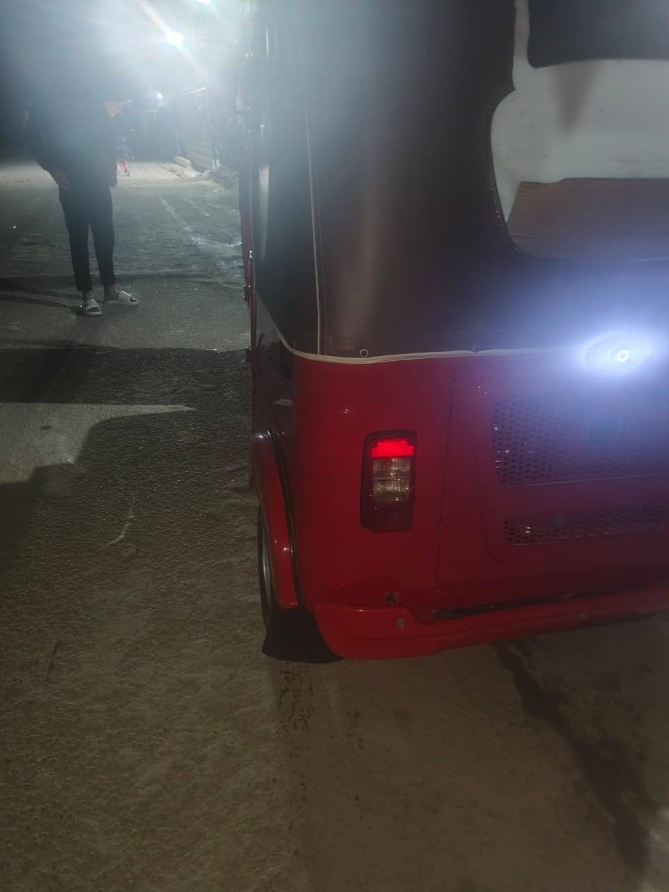 سلام عليكم تكتك موديل 2023 مضلع محرك كفاله اكسن كفاله كير كفاله لغود و صفاح كفاله بيها ضربه بسيطه موضحه بلفيديو تكتك ماشي بمعامله الترقيم ومستلم الوصلات باقي بس على الوحات وسنويه 
العنوان بغداد بياع حي التراث
 رقم الهاتف ***********
