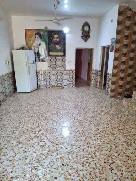 بيت درجه اولى وحديث غرف*********** نوم ٦ صالتين استقبال معزول عن البيت وحده ١٤ متر  جاهز من كلشي طابقين مساحه ٤٠٠ متر ابيع مقدامه  مروس اروس عادي *********** اقصاد عله طريق السنيه اول جسر وطب بل فرع التبليط ملأت الدوره
