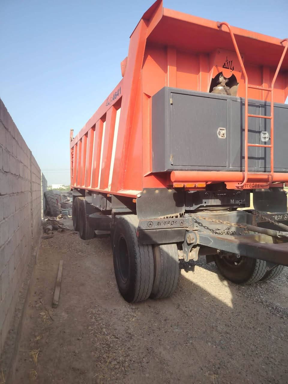 سلام عليكم عربانه للبيع حداده عمار الحداد التاجي مكفوله كفاله عامه تخم تاير السعر 225وبيها مجال للاستفسار على الرقم ***********/***********
