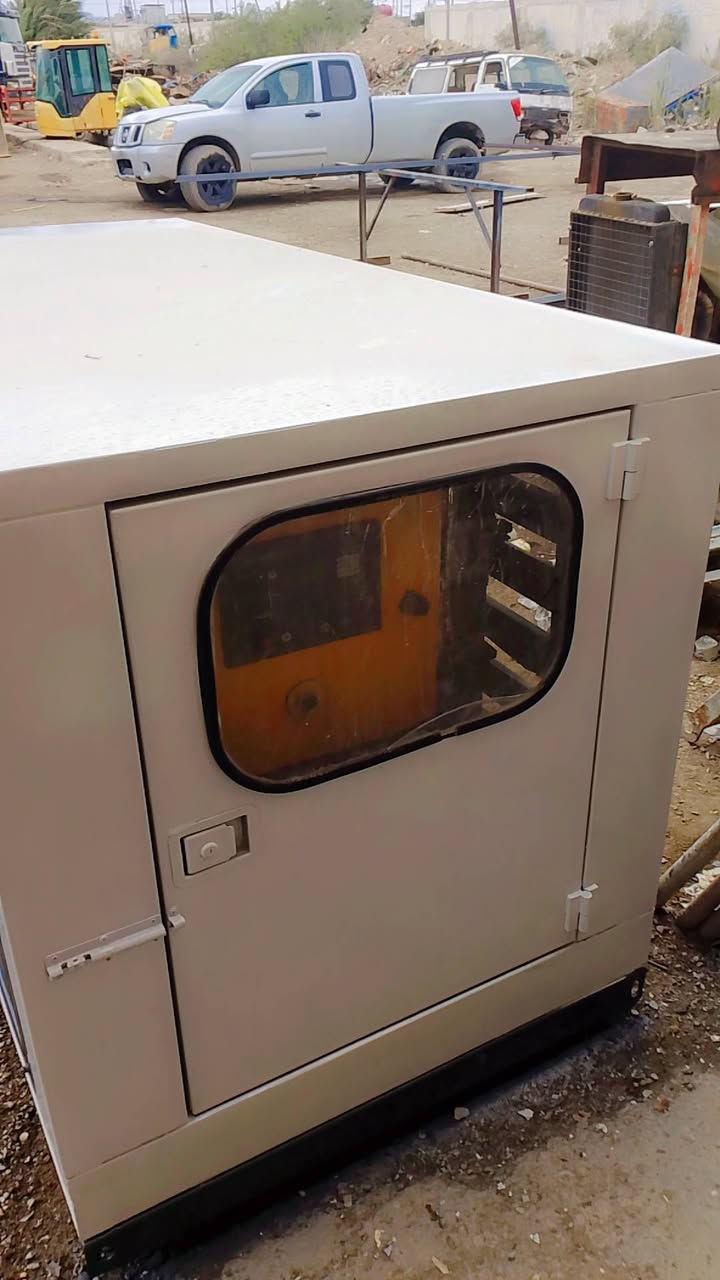 مولد بيركز 33 كيفي
إستعمال قليل 
مكاني واسط
السعر 38 
***********
