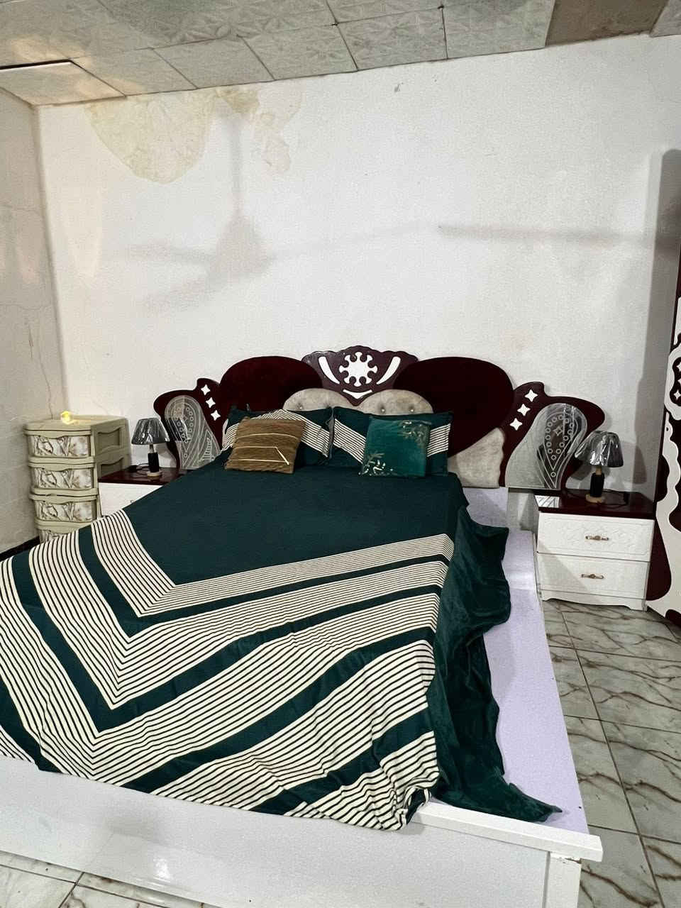 سلام عليكم غرفه للبيع نضيفه كلش ومابيهه كسر تركي الطبقه الثخين
السعر ٢٠٠ وبيهه مجال للطيبين


**إذا كنت صاحب هذا الإعلان وتريد حذفه لأي سبب، رجاءا أرسل رسالة إلى الدعم الفني**