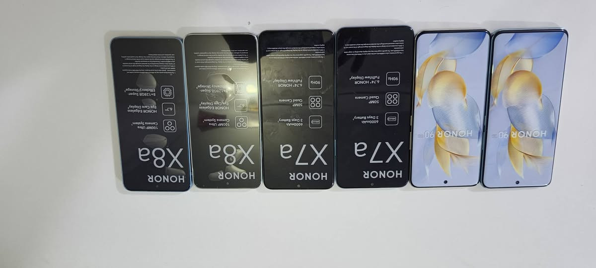 السلام عليكم
اجهزه دميه دميه مو حقيقي 
يخلونه اهل المحلات للعرض
بس كانه حقيقي
سعر الواحد 5 الف 
رقم ***********
