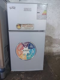 ثلاجه • ٦قدم • نضيفه