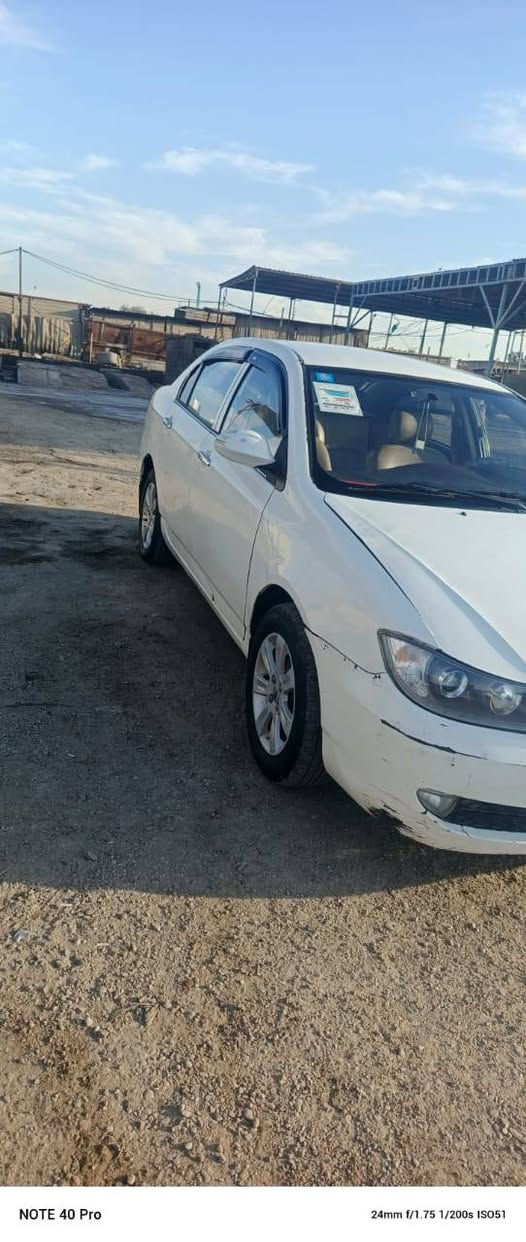 السلام عليكم ليفان موديل 2010 السيارة مكنيه وكير وحداديه السياره جهزه من كلهن كير ومحرك مكفوله تخم تايرات جديد مكان السياره كربلاء المقدسة  السعر ٤٥ بيهه مجال ***********
