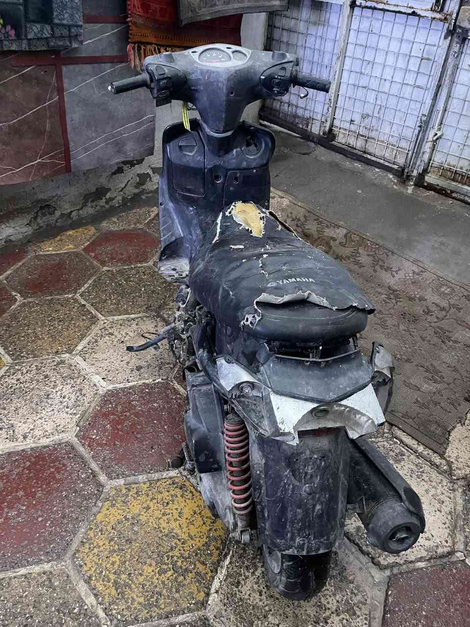 السلام عليكم سكنس نثيه ١١٠ياباني كهربائياته شغاله قفل استيرن حساس استان صفح دراجه مكينه شغاله بس الفاكيوم ضل ميدفع بانزين ابييع هل موجود مكان دراجه بغداد مدينه الصدر سعر ١٢٥ رقم ***********
