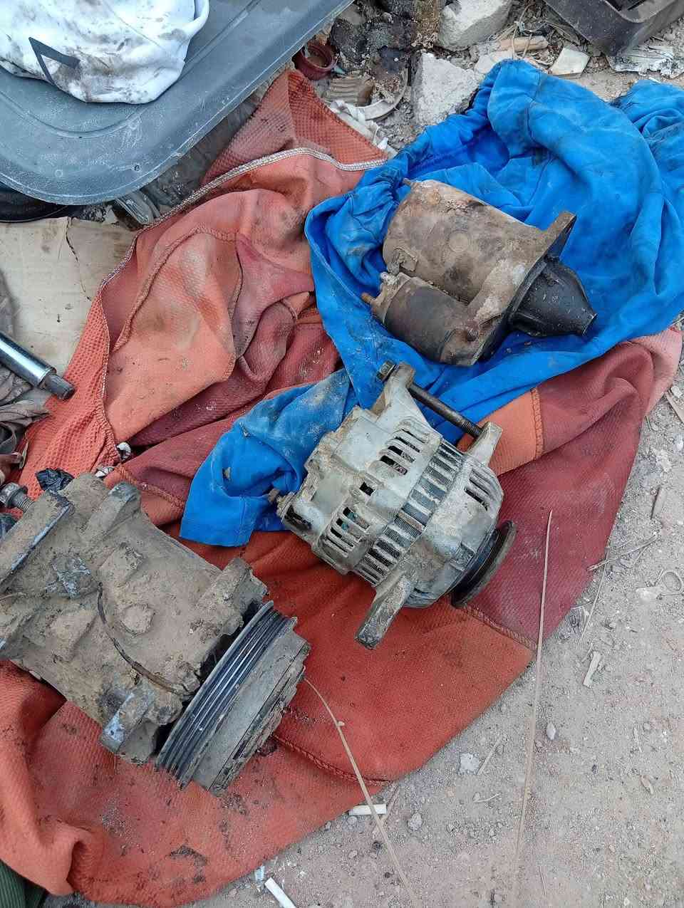 غراض سايبا 
كير الواحد ب150 شرط وضمان 
دينمو ب20
سلف ب20
كمبريسر شرط ب60
راديتر وفان ب30 
مكاني بصره ابو الخصيب وشنو تريد موجود مع الفتح والشد بدون فتح وشد  ***********
