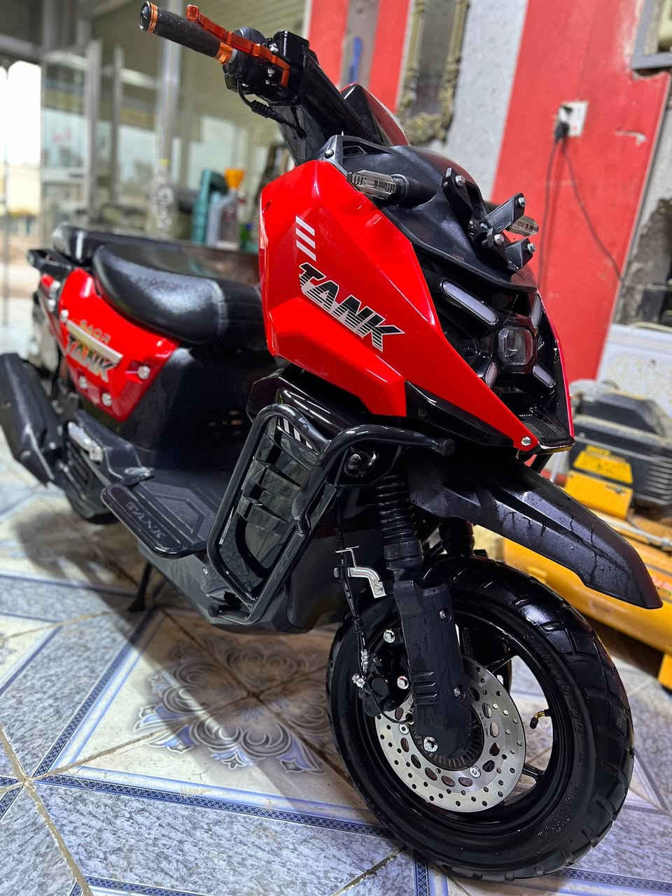 السلام عليكم دراجة TANK كوري موديل 2025 زيرو بعدها ممشاه قليل السعر 950 وبيها مجال للطيبين مكاني ديالى الخالص ***********
