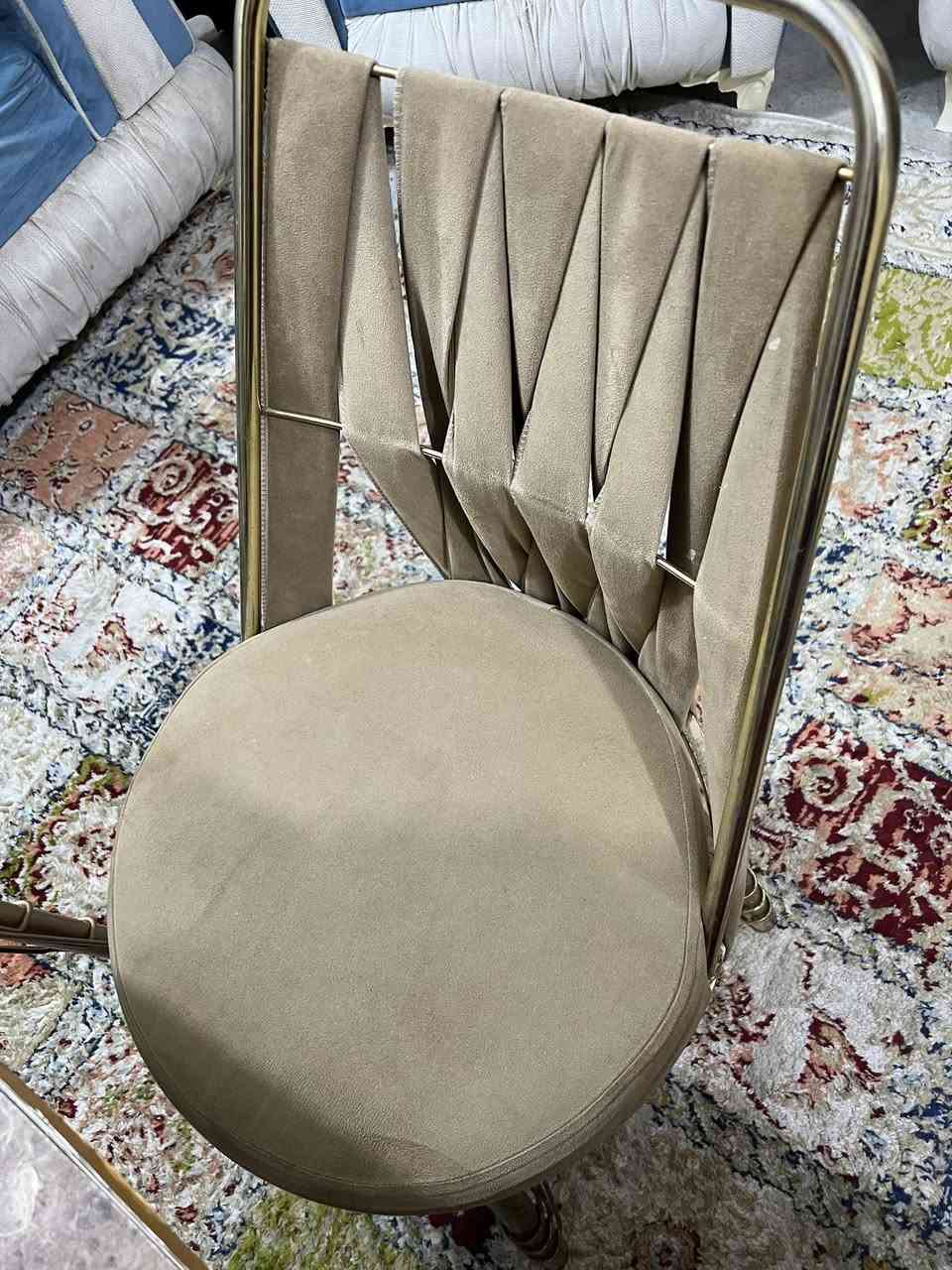 ميز طعام نظيف مابي عيب ويا 4كراسي


**إذا كنت صاحب هذا الإعلان وتريد حذفه لأي سبب، رجاءا أرسل رسالة إلى الدعم الفني**