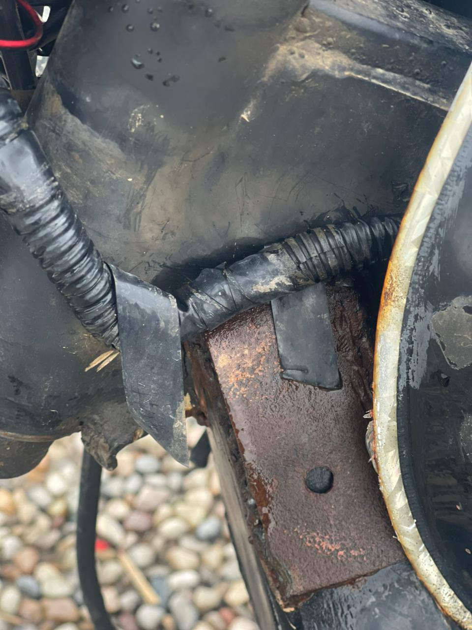 سلام عليكم ستوته للبيع موديل 2021 اوراق كامله ستوته خير من الله مابيه نقص محرك 200 رقم ***********مكاني الهارونيه تقاطع الفيلق سعر خاص بس علئ رصيد
