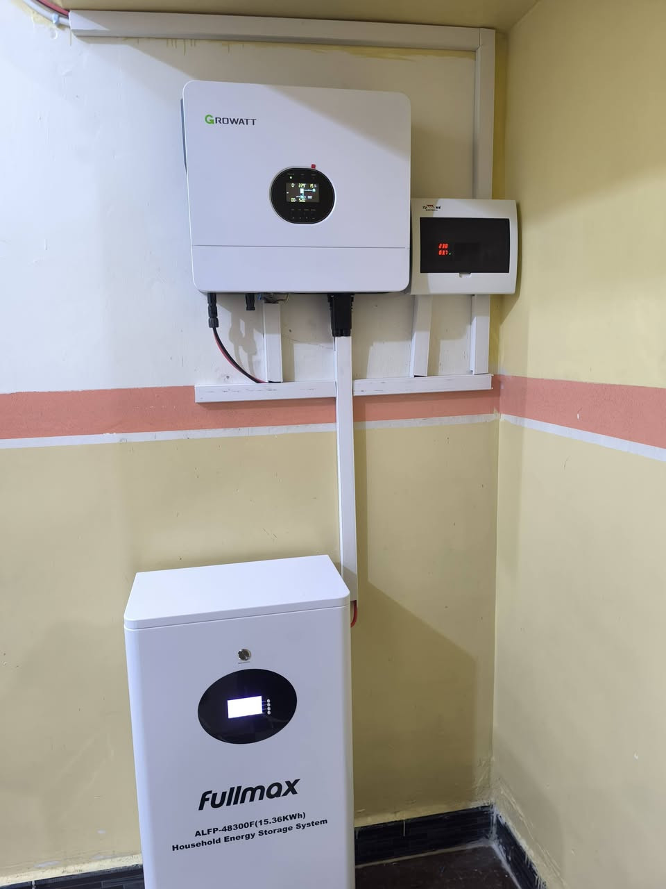 تم بحمد الله تجهيز و تنصيب منظومة 14 امبير نهاري 14 امبير ليلي
تم تجهيز و تنصيب منظومة طاقة شمسية متكاملة للعم ابو مفيد في قرية البسل
مكونات المنظومة 
7الواح  فلاديليفيا 600 واط ضمان 15 سنة 
انفيرتر گرواط 6 كيلو واط ضمان سنتين 
بطارية ليثيوم fullmax ١٥ كيلو ضمان 5 سنوات 
قواعد حديد مغلون ميكانو 2 ملم تارس
و تثبيت الألواح ب كلامبات 4 ملم
للاستفسار زوروا موقعنا 
كركوك شارع القدس 
العباسي الشارع العام محلات ضرغام الصكر 
او الاتصال على الارقام ***********
***********
