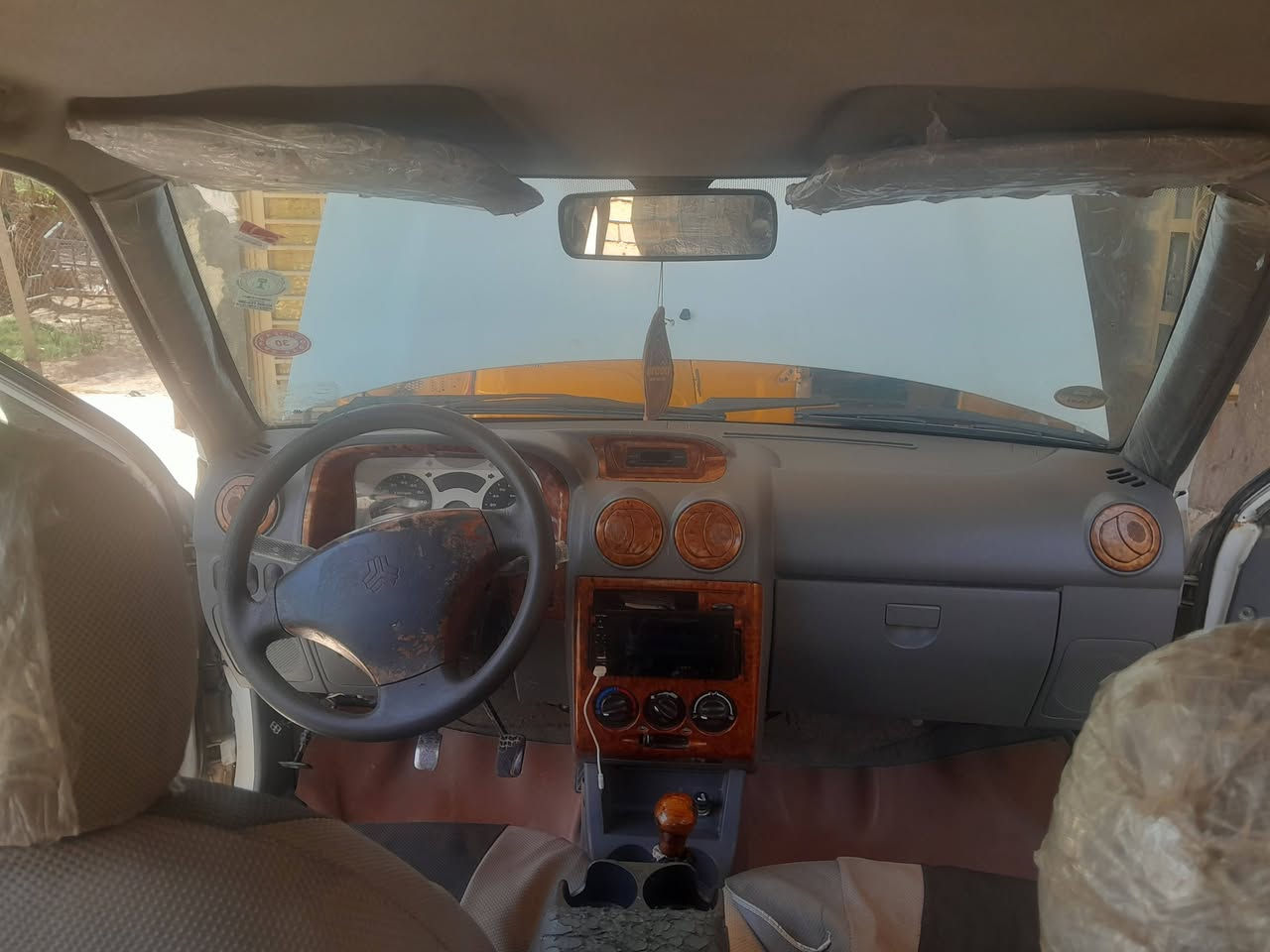 سلام عليكم سايبه للبيع موديل ١٥ شادله طابوكه جديده نوزلات جدد فيت بم جديد مال بيت ما متعوبه دواخل صاج شاشه بلاتوث كامره خلفيه مبدل بيه جاملغ بدون ضربه اثر خياس سنويه منتهيه بشهر ١٠ مشروع وطني عنوان ميسان قلعه صالح 
***********
