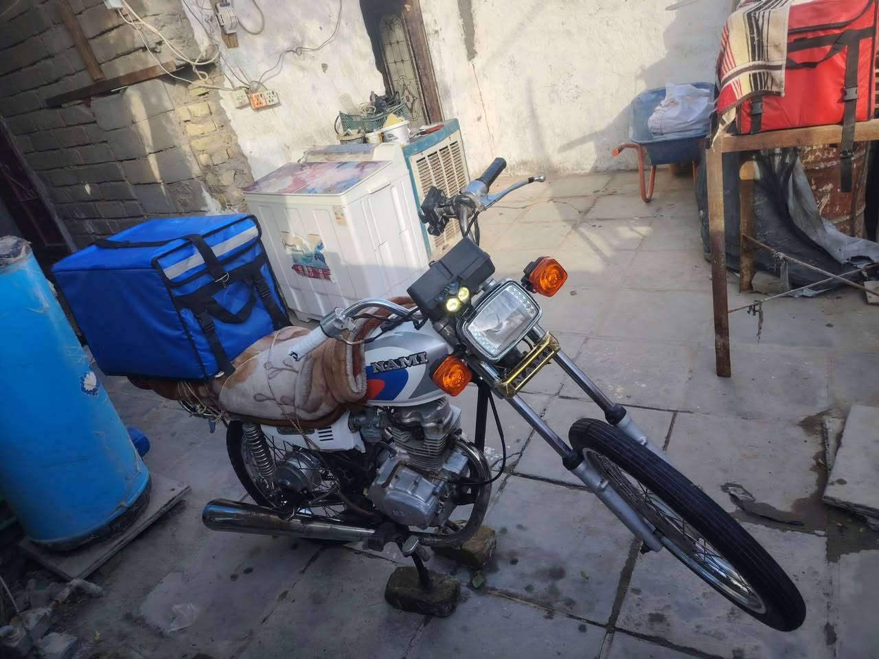 السلام عليكم دراجه للبيع أوراق اصولي موديل ١٨ المكينه مفتوحه
٤٥٠ وبيها مجال ***********
